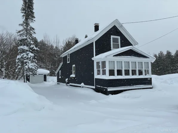 57560 Waterworks St, Calumet, MI 49913