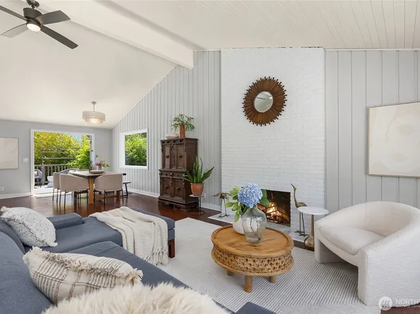 7563 NE Emerald Way, Bainbridge Island, WA 98110
