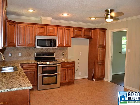 5th image of 2200 Rockview Ln