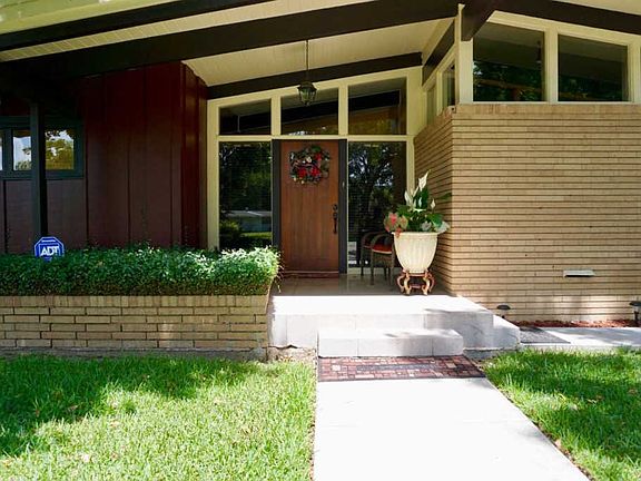 3rd image of 5134 Woodlawn Dr