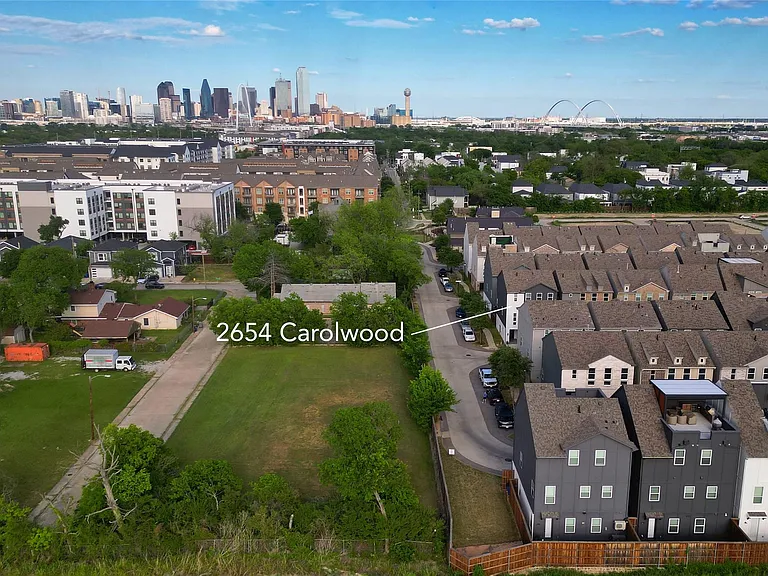 Soho Square is a vibrant community close to Downtown Dallas with Single Family Homes.