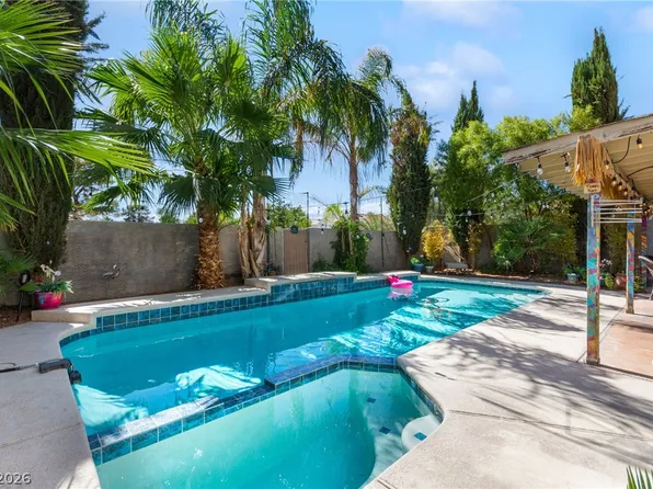 1731 Monte Alban Dr, North Las Vegas, NV 89031