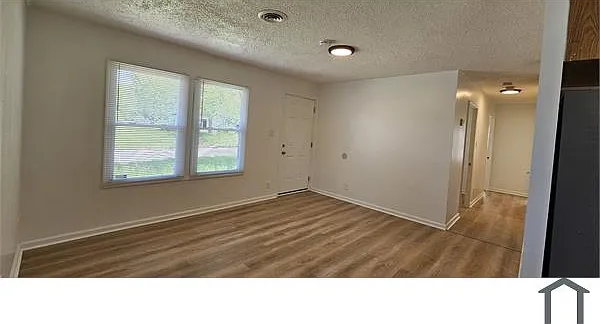 802 Saint Monica Dr — Photo 2