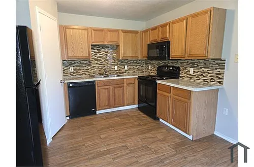 502 Kings Way Dr Photo 1