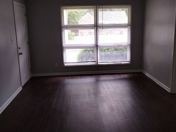 2nd image of 2121 Ben Hill Rd #B