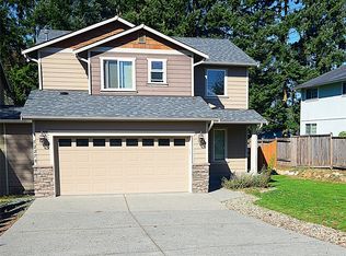 8227 226th St SW #B, Edmonds, WA 98026