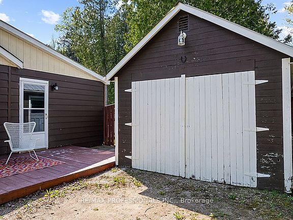 5th image of 23 Woodstock Ave