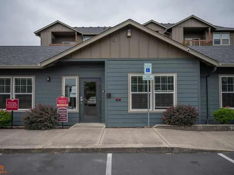 Plumtree Apartments — Photo 4