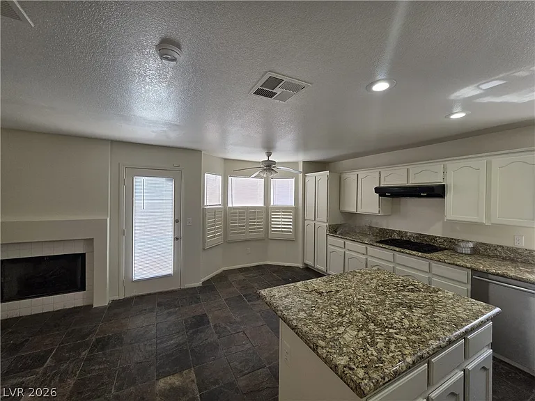 8008 Dover Shores Ave — Photo 15