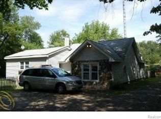 22022 Pontiac Trl APT 1, South Lyon, MI 48178