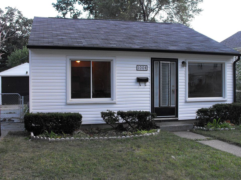 1st image of 1004 E Meyers Ave