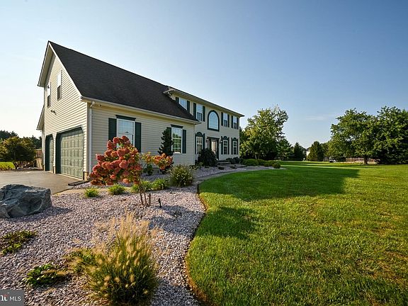 5th image of 304 Bethel Cir
