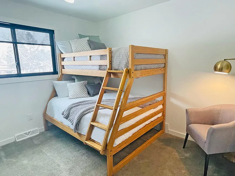 1425 Burns Dr — Photo 13