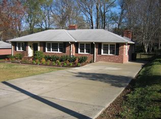 32 Primrose Ln, Greenville, SC 29607