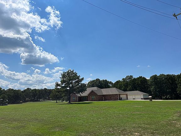 3rd image of 1606 Pine Dr