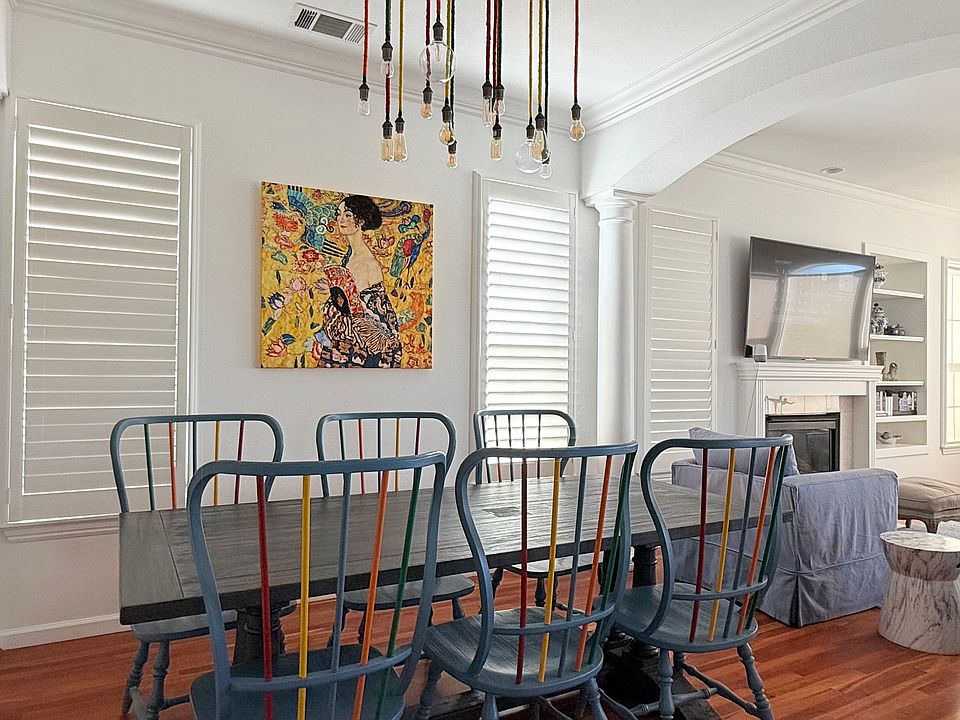 Dining room to your left