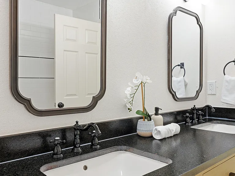426 Zephyr Dr — Photo 27
