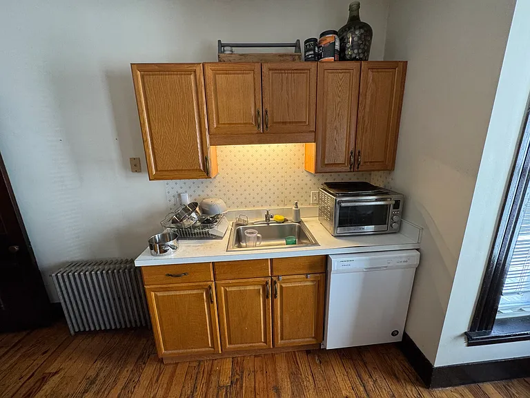 211 Holland St #2R — Photo 15