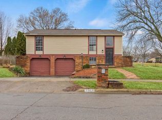 1911 Ferntree Rd, Columbus, OH 43219