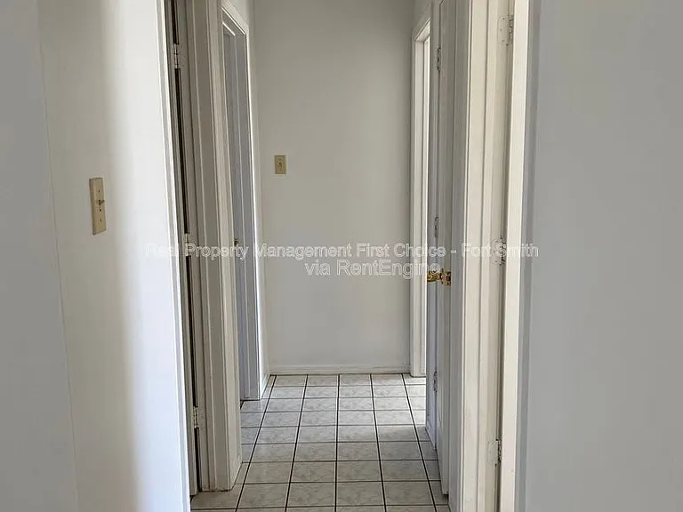 3505 Ridgeway Dr — Photo 6