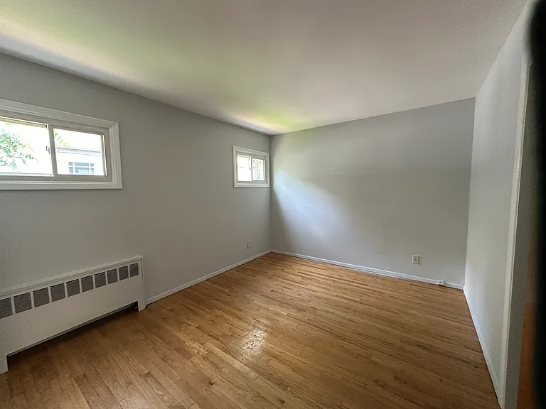 234 Crombie St — Photo 16