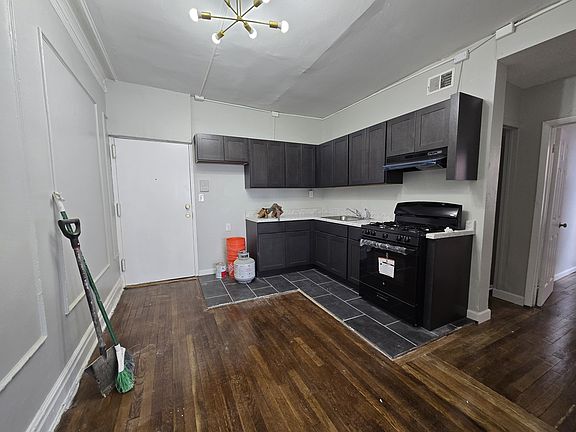 3rd image of 311-312 Mount Prospect Ave #22I