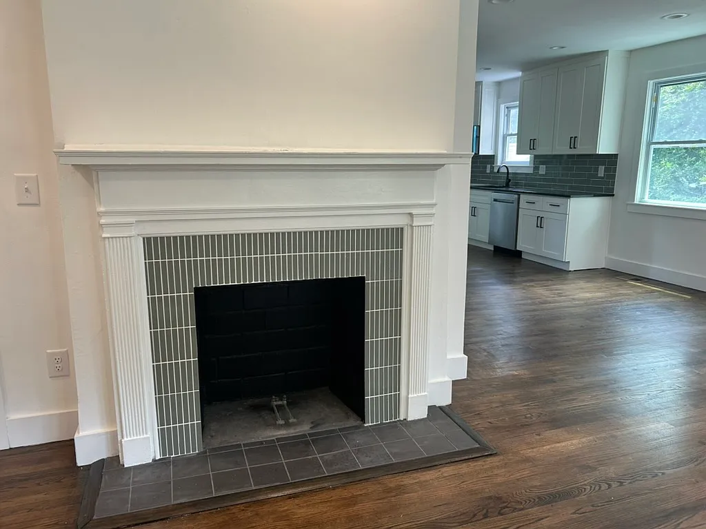 3 bed, 1172 sqft, $1,950 — Photo 3
