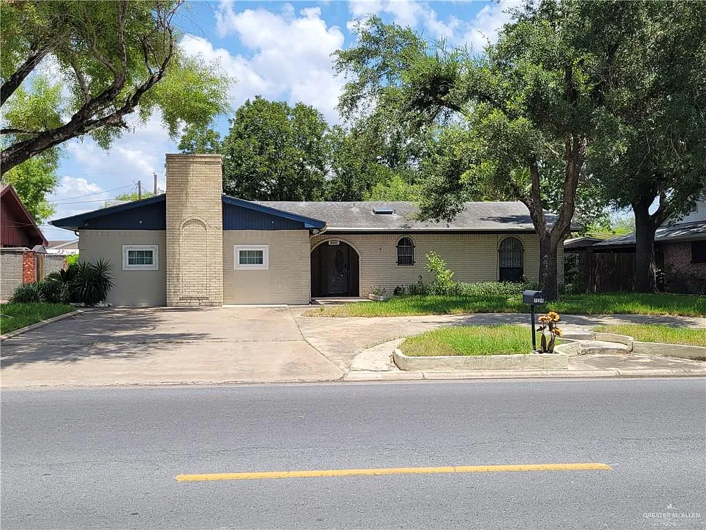 3 bed, 2.0 bath, 1949 sqft, $1,500 — Photo 2
