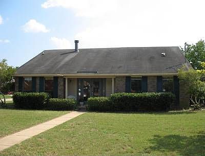 1st image of 7012 Lakeview Dr