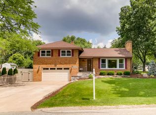 23W080 Sidney Ave, Glen Ellyn, IL 60137