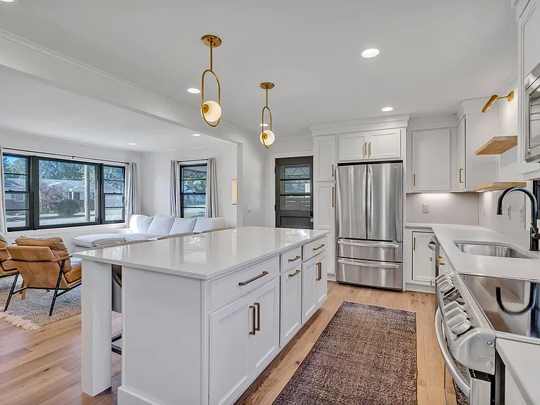 313 James Ave — Photo 26