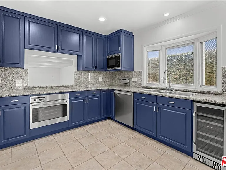 13207 Lake St — Photo 2