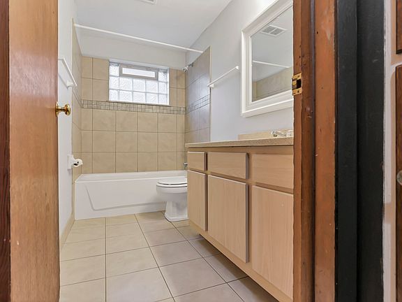 2nd image of 296 E 17th Ave #2A