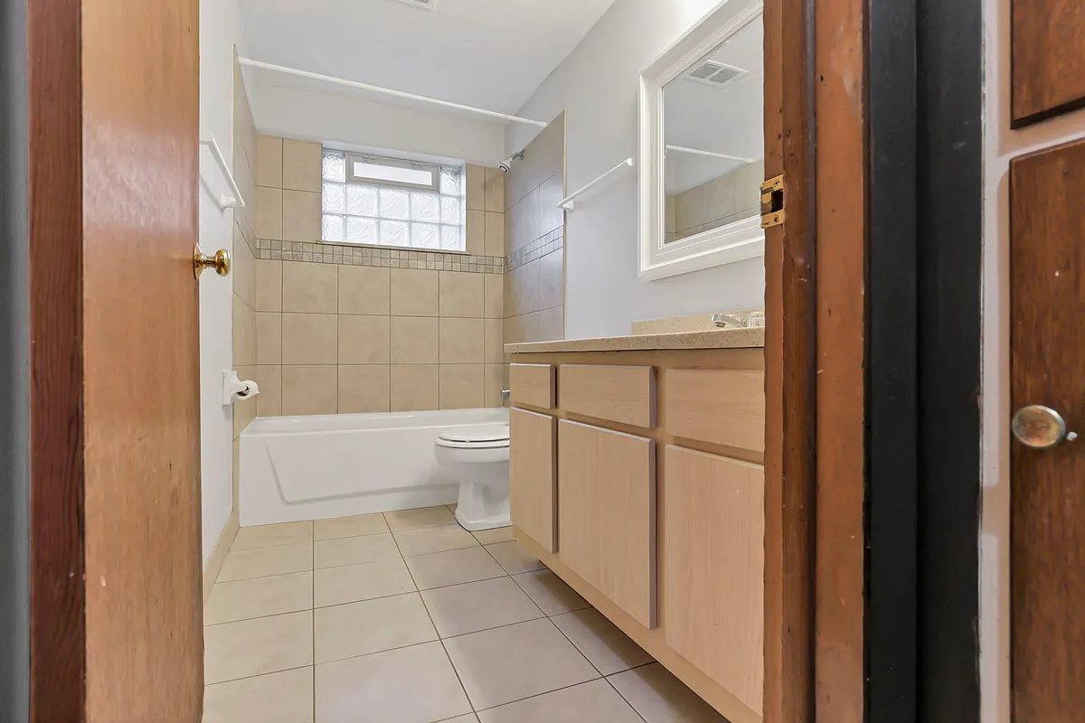 Building Photo - 296 E 17th Ave #2A