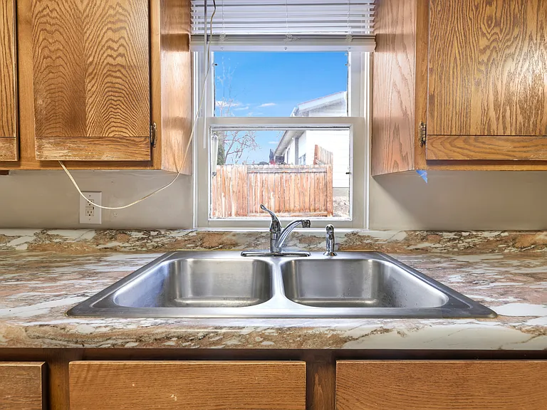 545 Madison St — Photo 22