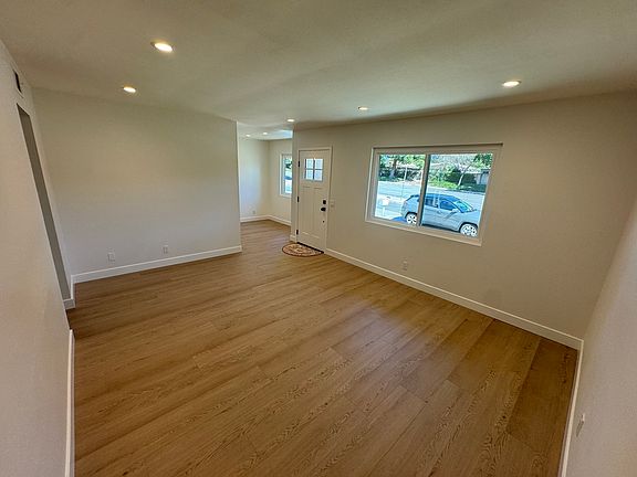 4th image of 1421 Sequoia Ave