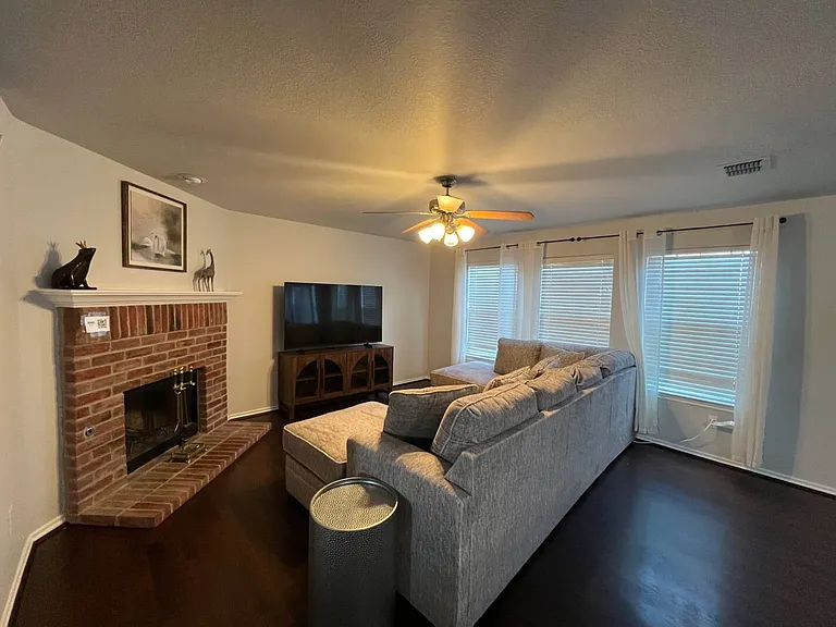 2105 Sherbrooke Ct — Photo 13