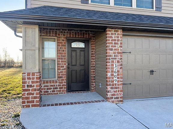 2nd image of 3609 Justine Dr