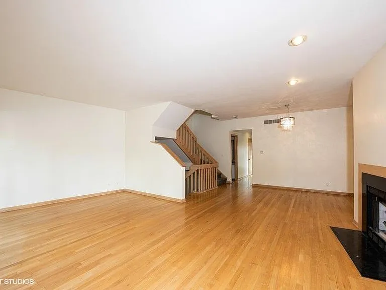 616 S Laflin St #F — Photo 7