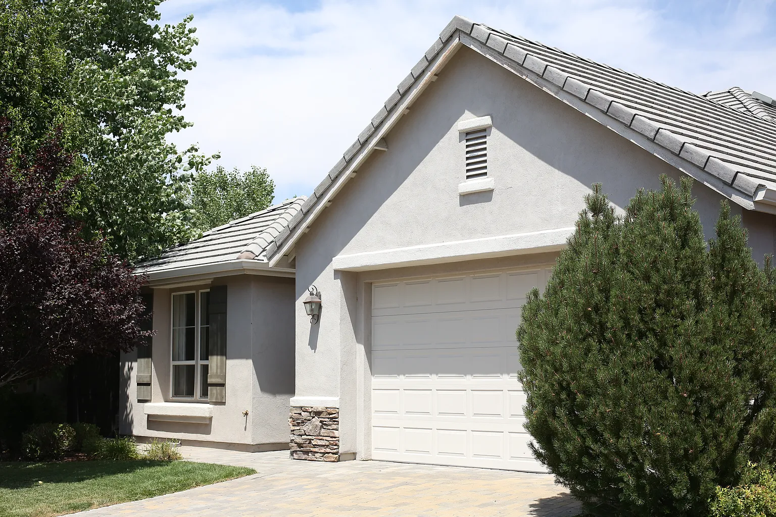 465 Sysonby Ct photo 1