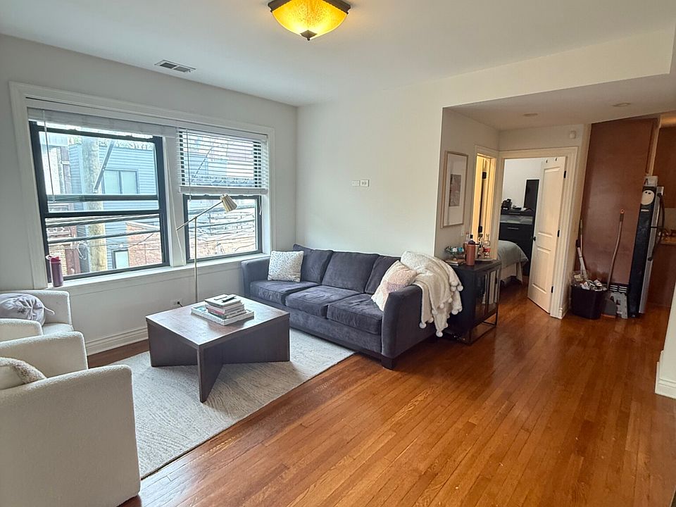 1st image of 3443 N Lakewood Ave #1
