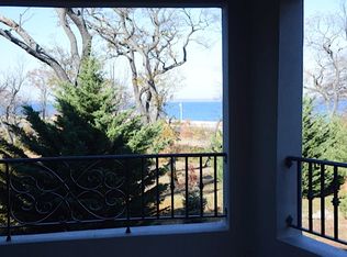 625 Bayville Rd, Lattingtown, NY 11560