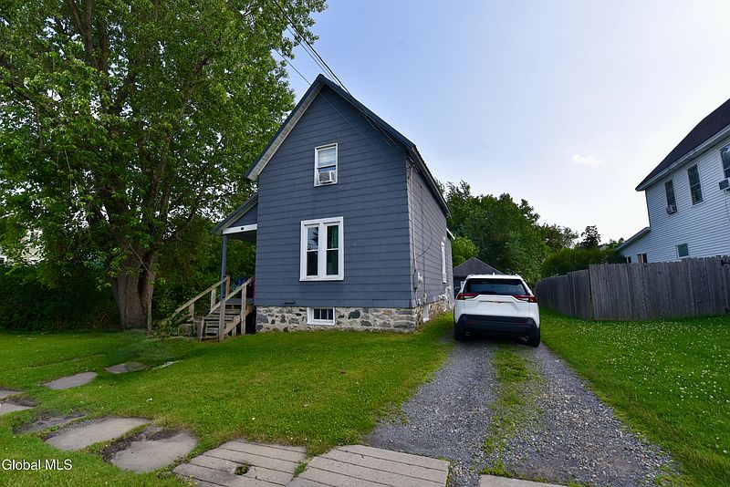 2nd image of 30 W Decker Street