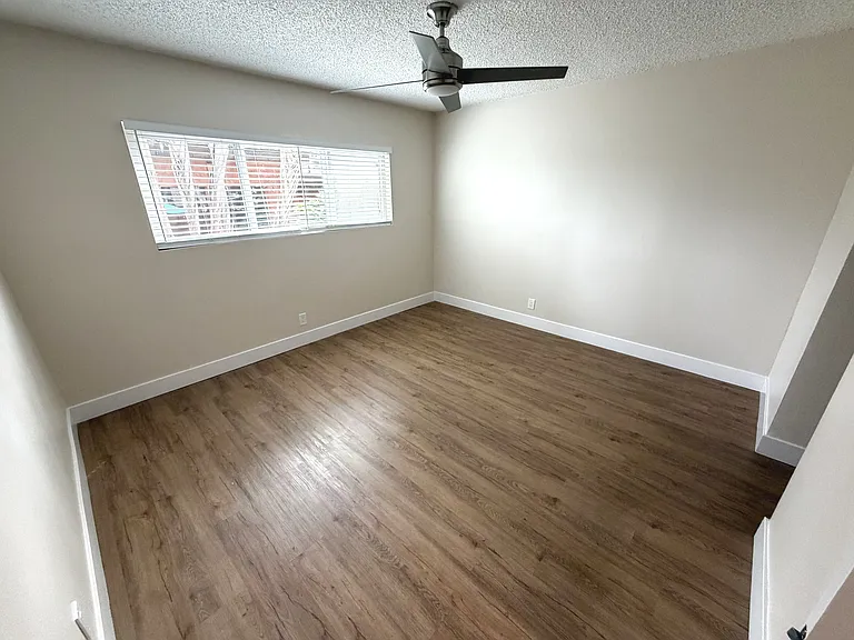 2121 Placentia Ave #G — Photo 12