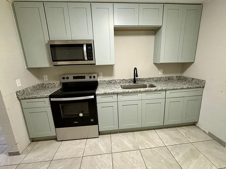 1007 37th St NW #1 — Photo 4