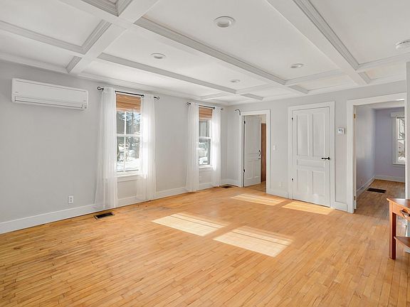 5th image of 227 Hollow Road