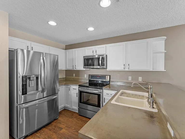 15321 Harrowgate Way — Photo 6