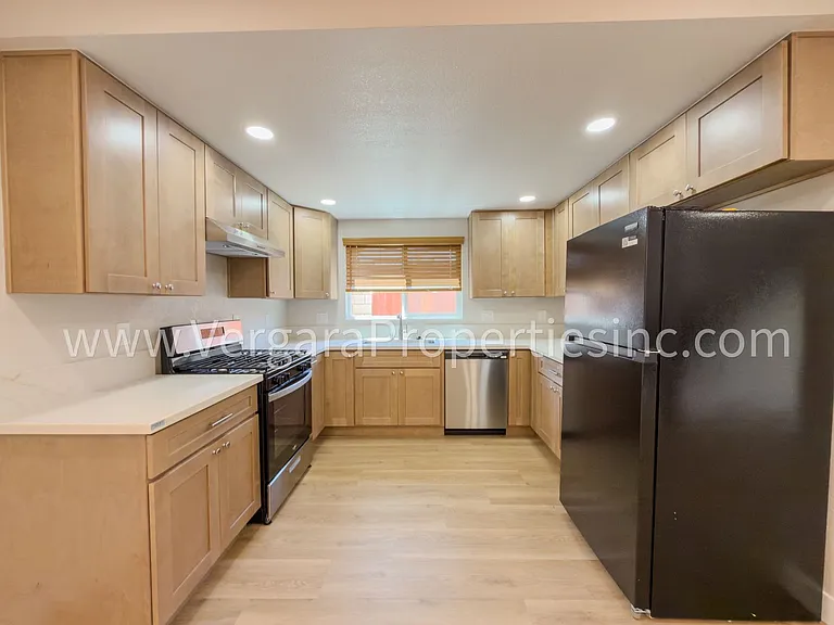 1136 Gian Dr — Photo 7