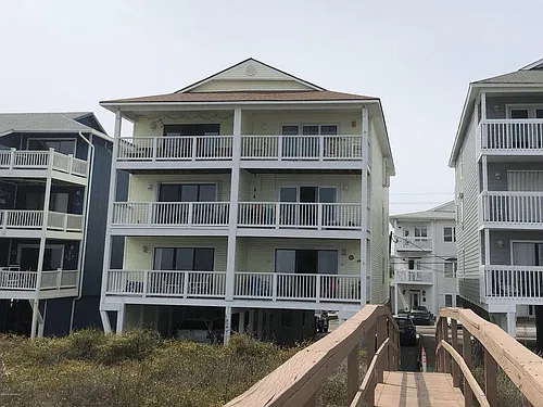 612 Carolina Beach Ave N #1A Photo 1