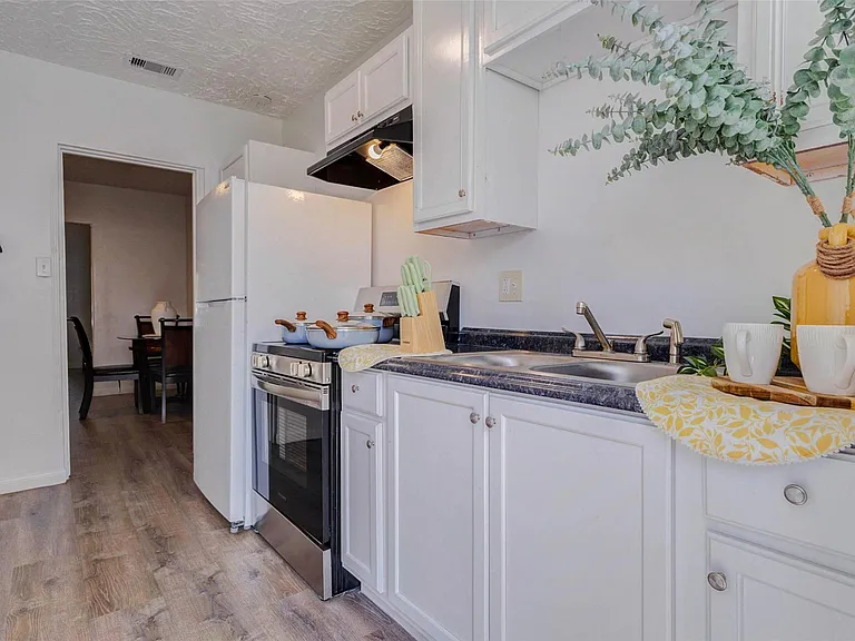 2902 Truxillo St — Photo 26